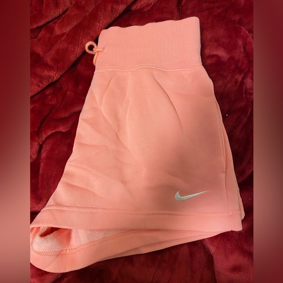 pink nike shorts - Picture 2 of 3